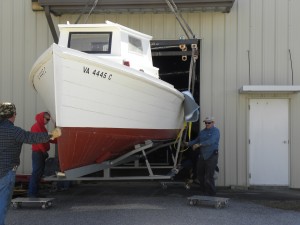 Deadrise被转移到仓库。