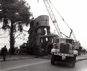 狄俄尼索斯的引擎（看看那东西有多大！），由水手博物馆提供