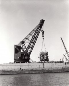 由水手博物馆提供的狄俄尼索斯号号码从USS删除引擎。