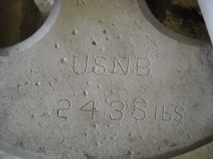 清洗过程中发现了手工雕刻的痕迹。