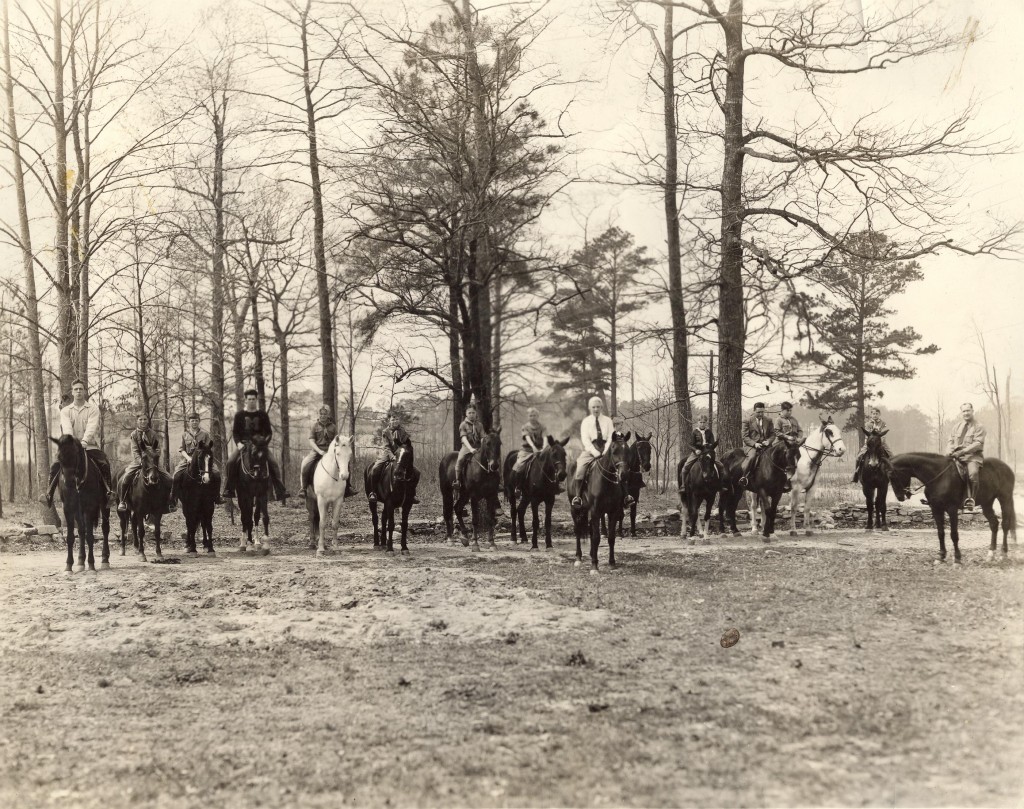 1938年在小道上的骑手