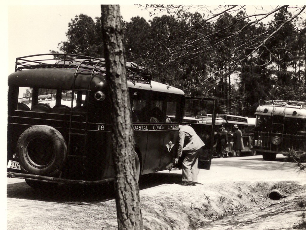 1935年5月诺福克和南方巴士公司把客人带到博物馆