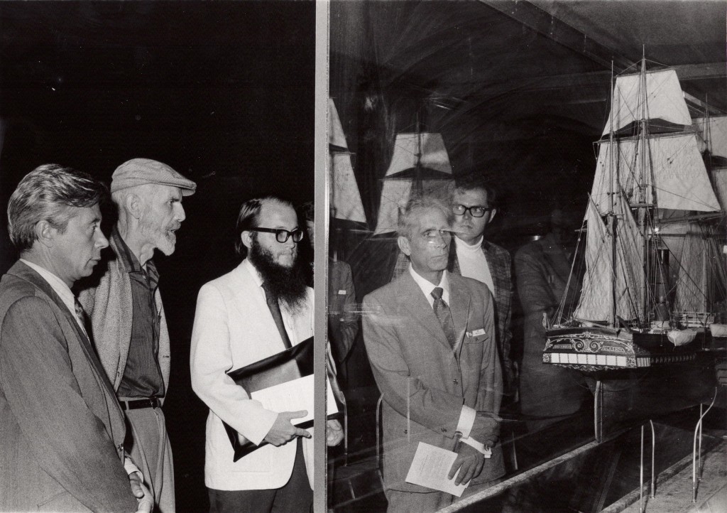 1974年9月，苏联科学家看到了August F. Crabtree的模型