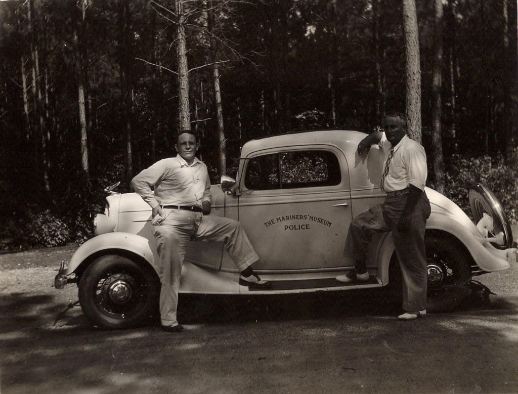 1935年，有车的博物馆警察，S.J.E. Peach & Seth Collins