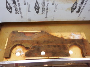 上个星期维修前的一个木制炮架侧面。