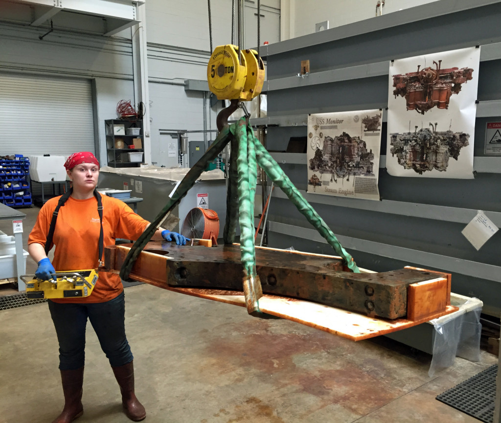 凯特与橡木炮车厢侧面完全从其治疗坦克。