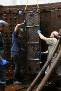 莱斯利和威尔移除nutguard #15的阳极/支持