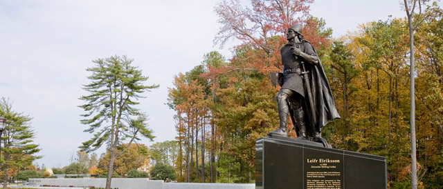 水手博物馆里的Leifr eriksson雕像